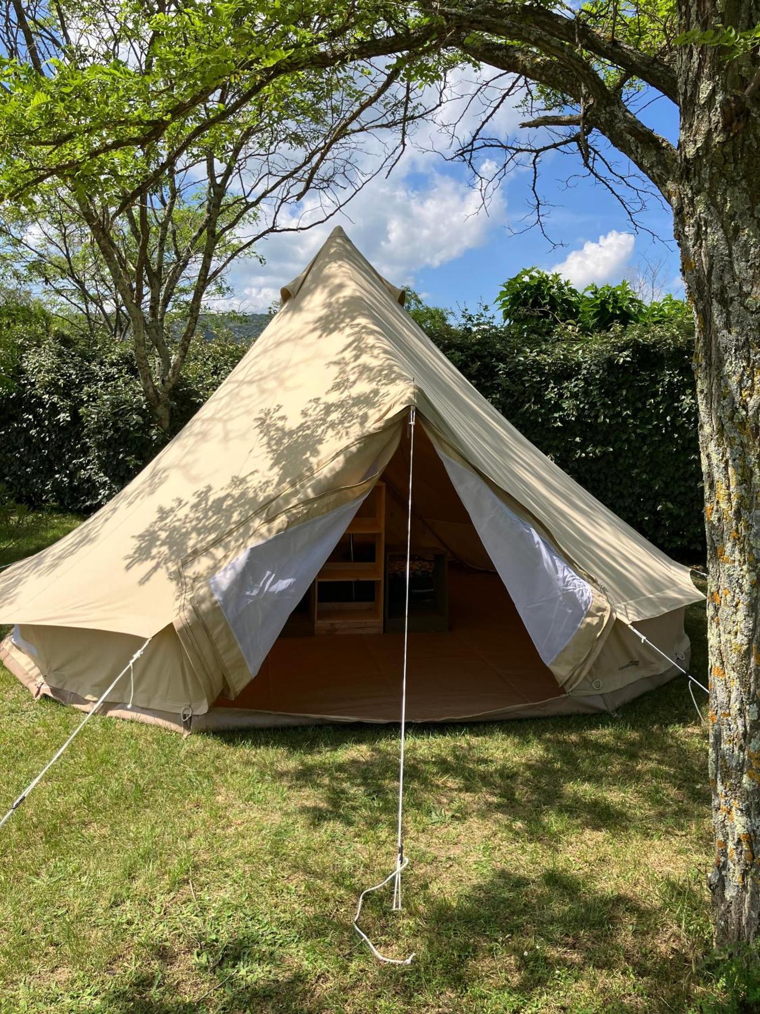Camping Carrefour De L'Ardeche Saint-Remeze Zewnętrze zdjęcie